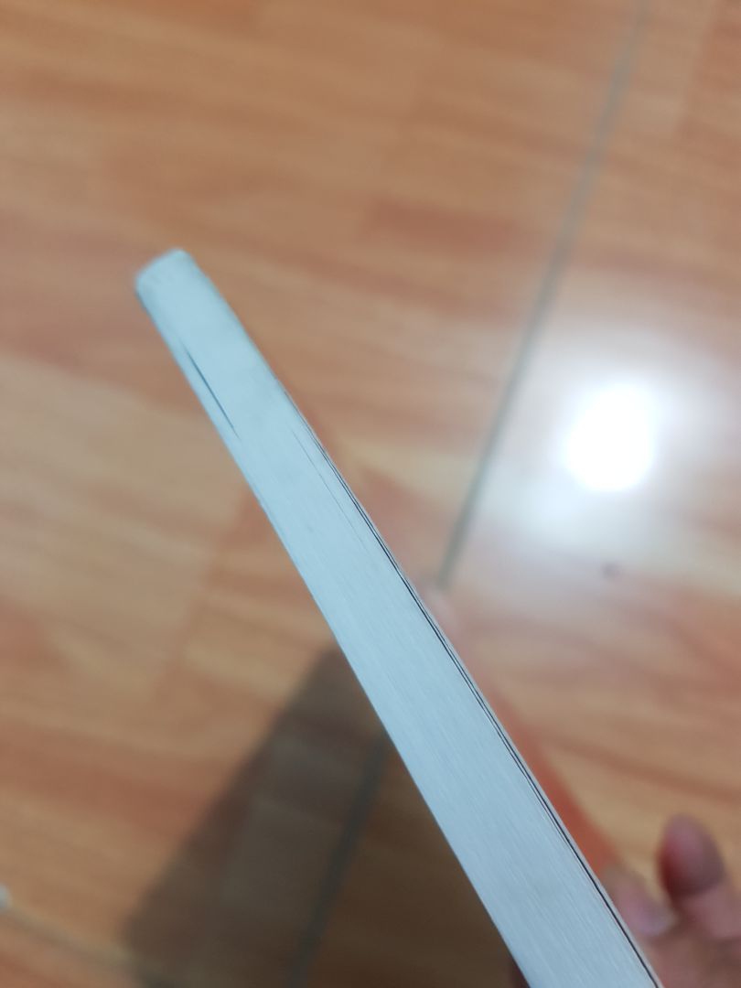 Trước đây mua sách tiki mình rất yên tâm. Vậy mà bây giờ thì hối hận dần đều quá. sách vừa bụi  vừa có nếp gấp và bẩn. Mình không cần tiki phải gọi điện lại xác nhận hay đề nghị đổi trả gì cả, (trước đây đã có 1 lần như vậy). Mình không có thời gian chực chờ gửi và nhận sách hoài được. Chỉ cần tiki xem lại vấn đề này với bên bán sách. thà không bán, hoặc ghi chú rõ tình trạng sách chứ đừng để đến khi khách nhận rồi mới biết là sách cũ/không được giữ gìn tốt ạ. xin cảm ơn !