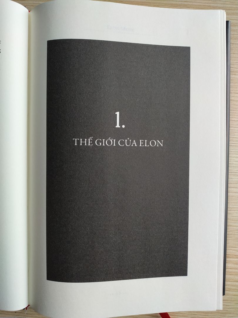 Bìa bên ngoài sách bị sước, nhưng không sao bên trong mới và nội dung cực hay, có sức hút từ những câu đầu tiên " Không có việc gì là thấp kém cả", " Không quan trọng bạn làm lĩnh vực gì cách thức chúng ta tư duy và tạo ra đột phá mới thực sự quan trọng". Mọi người nên mua đi nháaaa. Dịch vụ tiki giao hàng siêu nhanh. Tối hôm trước đặt mà sáng hôm sau mở mắt cái anh giao hàng đã gọi rồi. Tuyệt vời!!!!