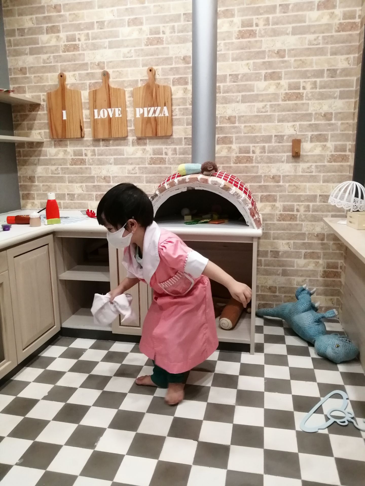 mút mỏng,dễ đứt, không giống mấy loại lót mũ nếu mua nón bên ngoài