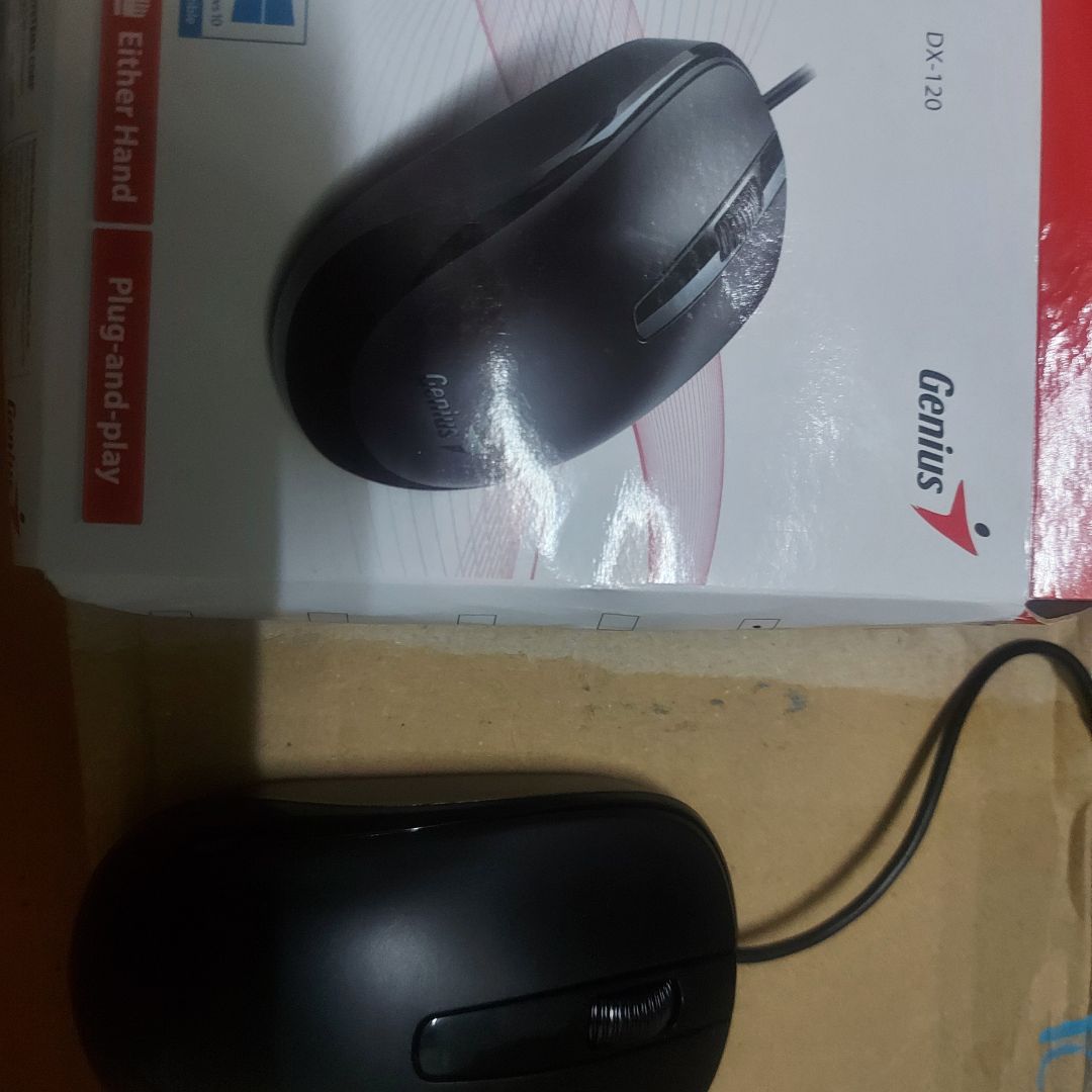 Thời gian giao hàng khá ổn, đóng gói cẩn thận nhưng mình đoán bên J&T vận chuyển rồi làm móp hàng như vậy, chuột mặc dù có chống sốc nhưng vẫn bị trầy, cũng may dùng được. Hơi tệ