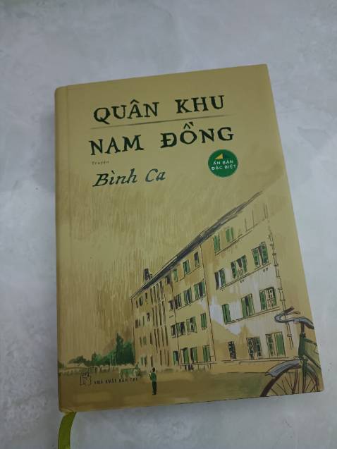 Sách bìa đẹp, in ấn rõ nét, chất lượng giấy tốt.
