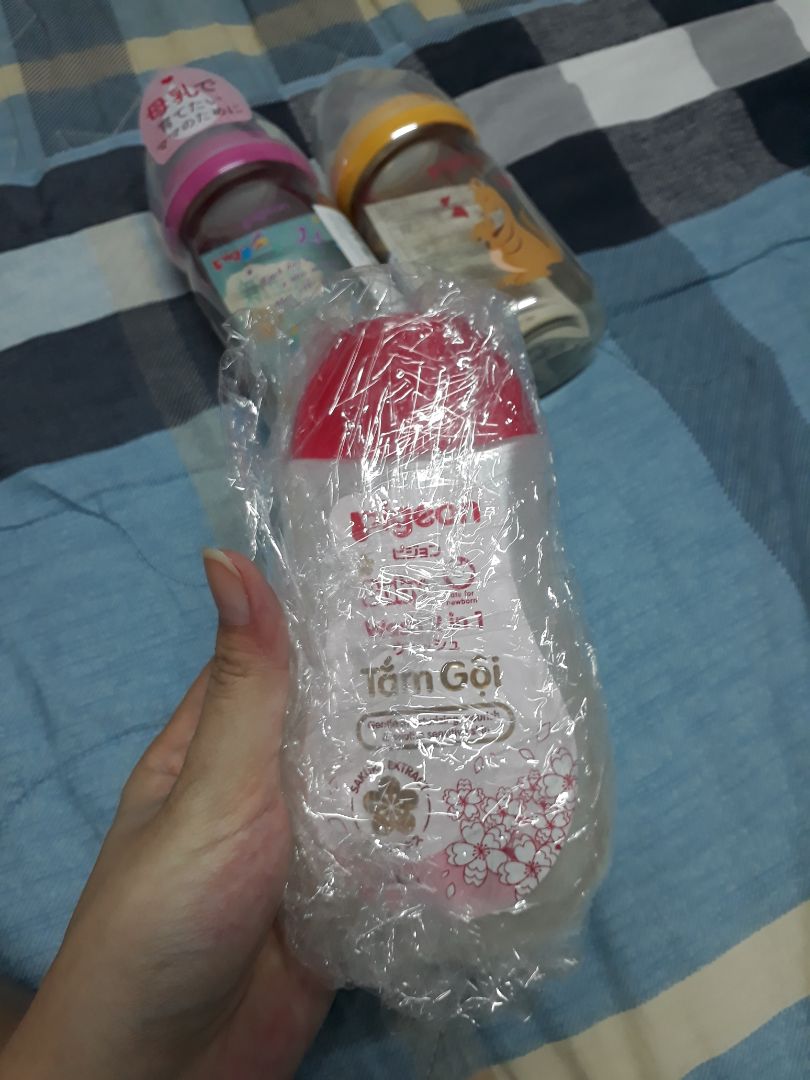 giao đúng và đủ hàng, sp chính hãng, giao hàng siêu nhanh, date còn xa lắm