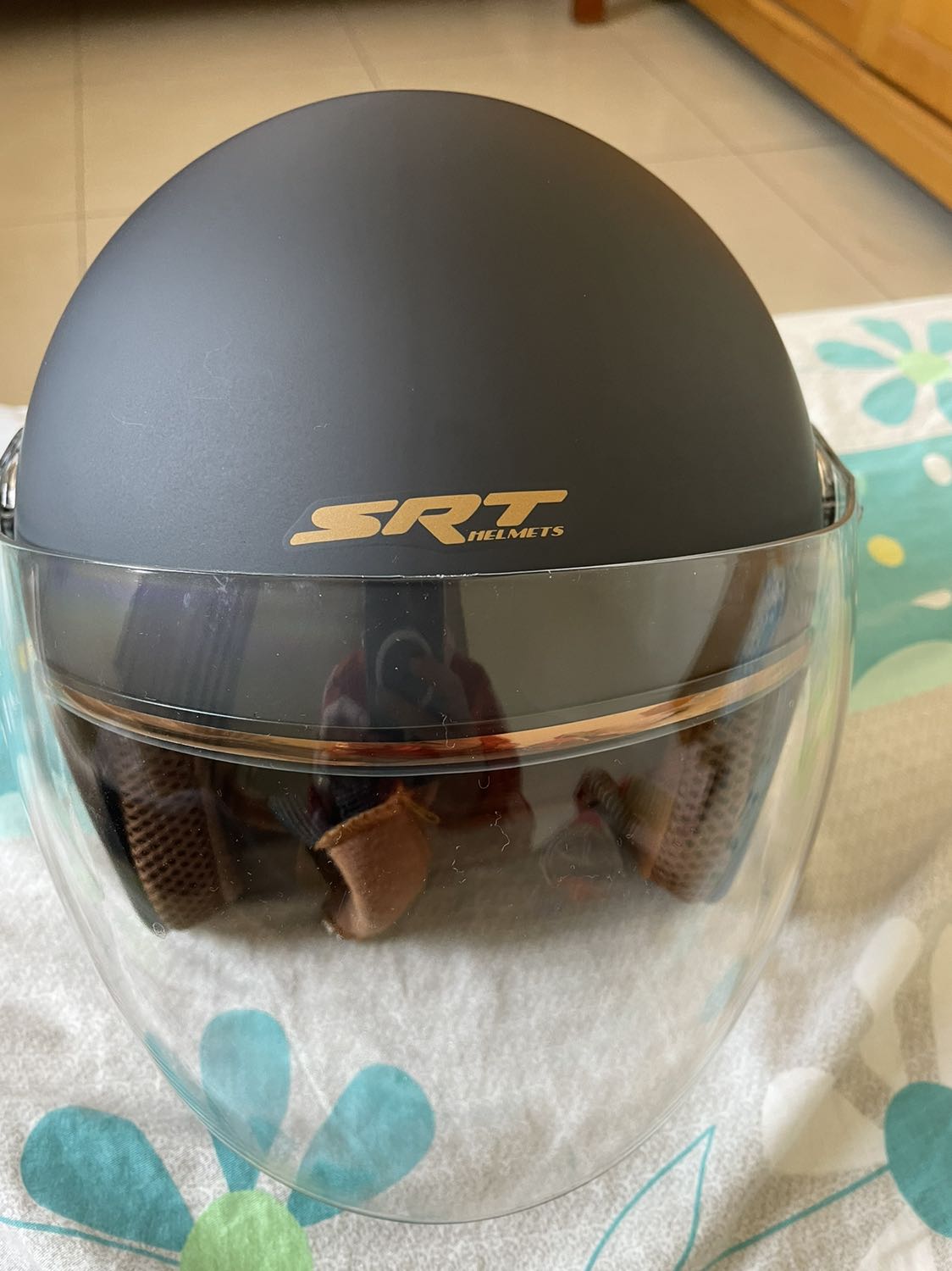 Giao nhanh nón đẹp nhưng có điều bị trầy xước nhẹ