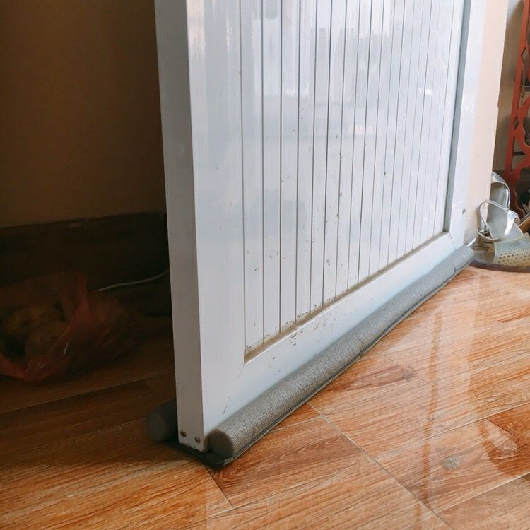 Sản phẩm rất chi là tiện luôn. chắn được bụi bặm vào phòng. mùa này chắn đỡ giò lùa vào lạnh cũng hay. sp tốt uy tính tặng 5s