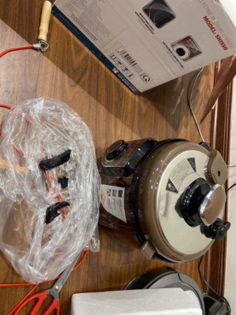 Hàng khi mở ra đã thấy quai bị vỡ vụn