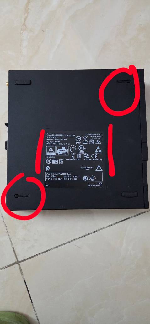 Vừa mở hộp. Nhỏ xinh, dễ thương. 
 Máy bắt wifi hơi yếu. Tiếng quạt không lớn nhưng gắt, để sau màn hình nghe khó chịu. 
 Máy hơi cũ, trầy xước, sứt mẻ chút. Có vẻ được pháp sư TQ dựng lại. Chính hãng Dell nhưng Made in China không phải Made in USA như shop mô tả. Chưa có thời gian mở xem ruột nó ntn. Cơ mà quan trọng máy cày tốt. 
 Đây là lần 2 mua hàng của shop. Hi vọng cũng tốt. Giá hơi cao với máy cũ i7 8700, RAM 16G, SSD 512G. 
 (Tiki kiểm duyệt ảnh nên không đăng chi tiết cấu hình, kết quả *** được)