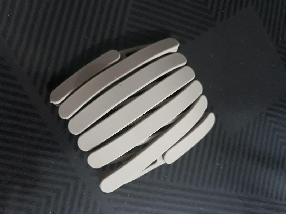 Đóng gói kĩ càng, mở gấp tốt. K quá ôm chặt vào đầu. Hợp với ai cần bờm nhẹ.