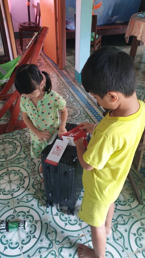Kiểu dáng đẹp, chắc chắn. Khối lượng vừa phải thích hợp cho các chuyến đi ngắn ngày. Dễ di chuyển. Mình chọn mua cho ba mẹ mình rất thích