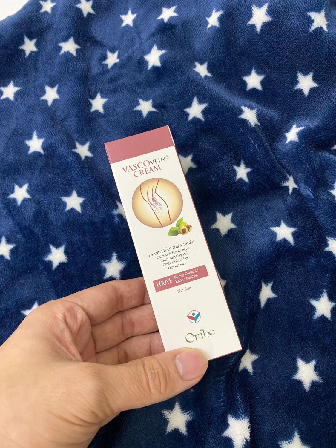 Kem giãn tĩnh mạch Vascovein: 
Đã dùng sản phẩm này rồi, hiệu quả tốt, nay chân mình chỉ còn thấy mờ mờ mấy đường gân thôi chứ k thấy rõ và nhiều như trước, kiên trì sử dụng cái kem thoa này với cái loại viên uống vascovein mong là hết hẳn. 
ai có tình trạng bị suy giãn tĩnh mạch nổi gân sau chân thì cứ tin dùng sản phẩm này nhé sp tốt muốn chia sẻ đến mọi người