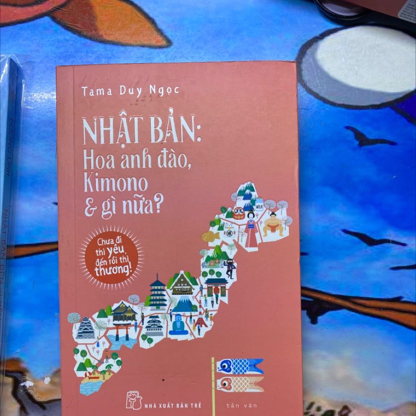 Sách có bọc vỏ ngoài nhưng bên trong bị vết đen ,bên dịch vụ cần đóng gói kĩ càng hơn Sách có bọc vỏ ngoài nhưng bên trong bị vết đen ,bên dịch vụ cần đóng gói kĩ càng hơn