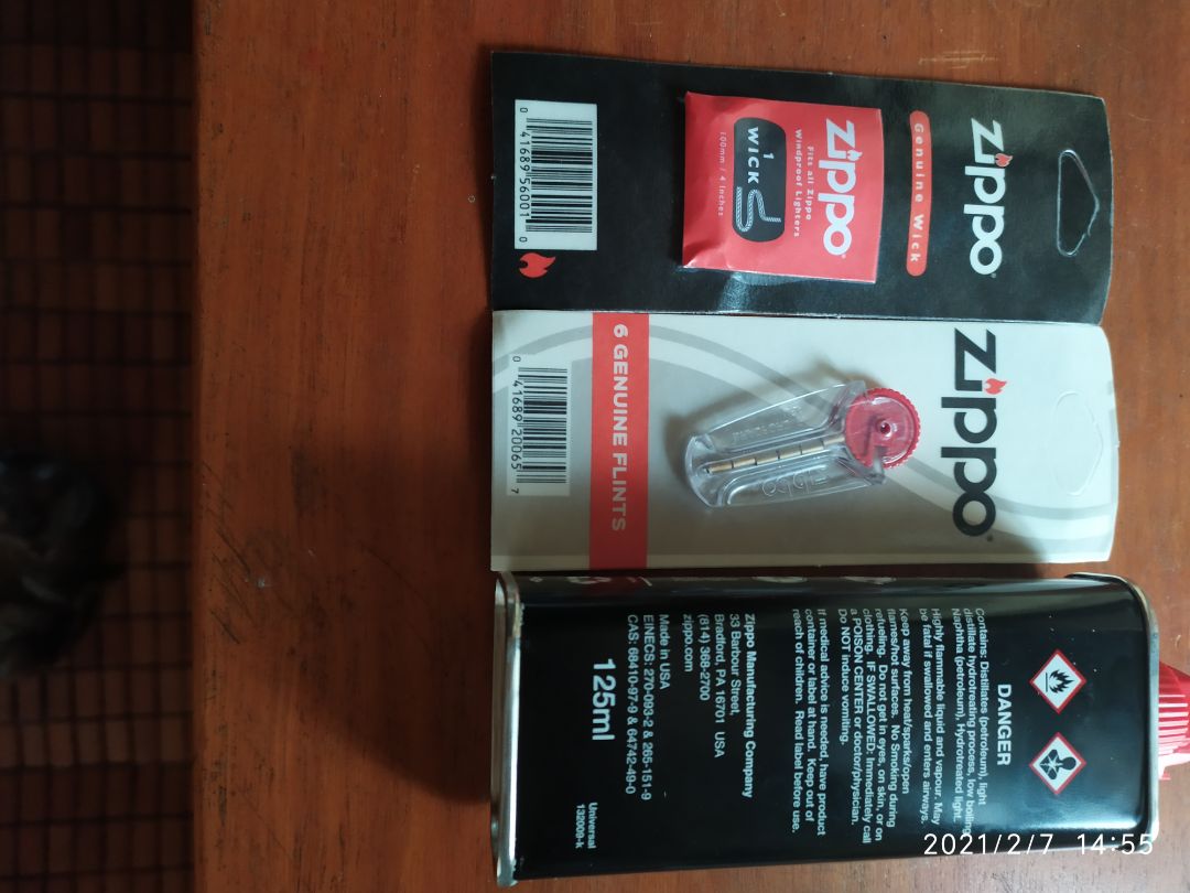 Hàng không đúng như quảng cáo. Mẫu màu đen chắc là đắt hơn màu trắng. Tôi chọn màu đen nhưng lại giao cho tôi màu trắng. Xăng thì được nhưng còn lại thì....... chưa hiểu lắm.....