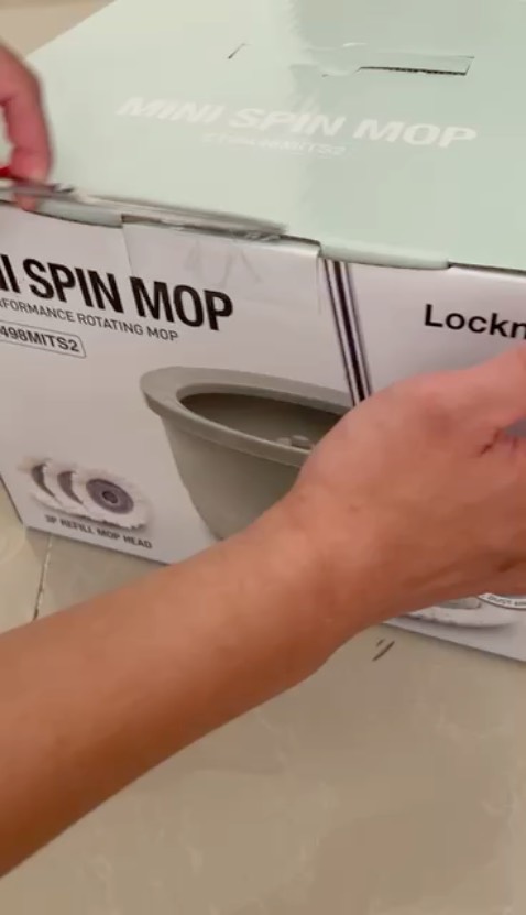 Cây lau locknlock là hãng xài bền nhất từ trước tới nay của mình (xài 7-8 năm) nay mua thay thế cây lau cũ bị hư trục xoay, tiki trading bán nên yên tâm hơn lại rẻ hơn các sàn khác (Shopeemall, lazmall)