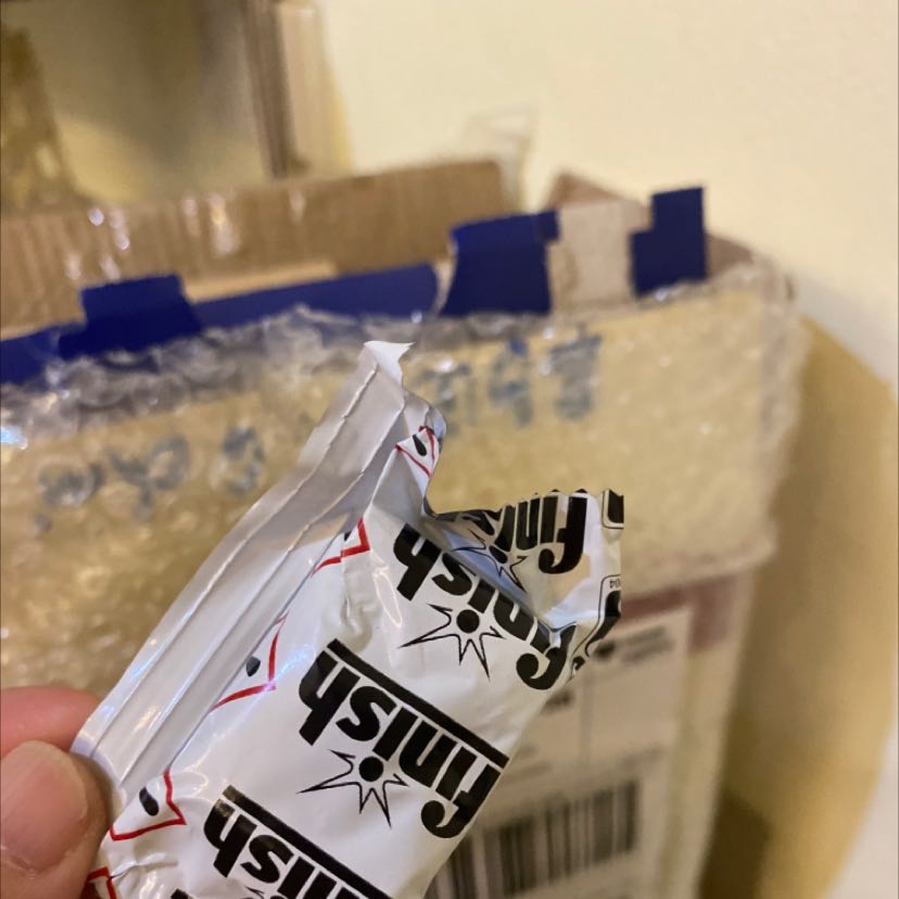 Sản phẩm tạm ổn. Tuy nhiên sau khi rửa thì hơi có mùi và sờ bát vẫn cảm thấy hơi nhờn. Không biết có an toàn không nữa! Hi vọng là ok.