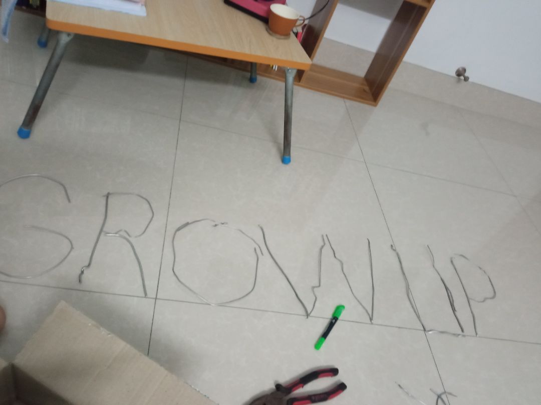 Với mức giá này thì cảm thấy em này ổn. Nhỏ nhỏ tiện tay dễ decor vật dụng nhỏ trong nhà. Còn đc tặng thêm 15 cây keo. Đánh giá : khá phê