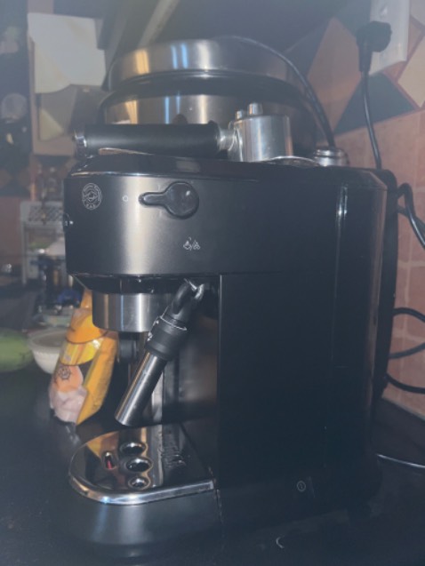 sử dụng trong gia đình rất tiện lợi. Gia đình nhớ chỉnh nhiệt độ nước và đọc kỹ hướng dẫn sử dụng để ra cà phê ngon nhất. Mới xài được hai ngày thấy ngon nhìn chung xài ổn trong tầm giá và mục đích sử dụng