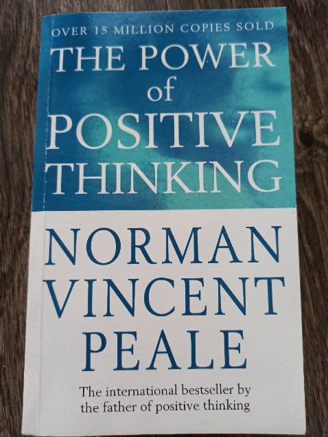 Chữ in rõ ,dễ đọc nhưng giấy thì so bad.