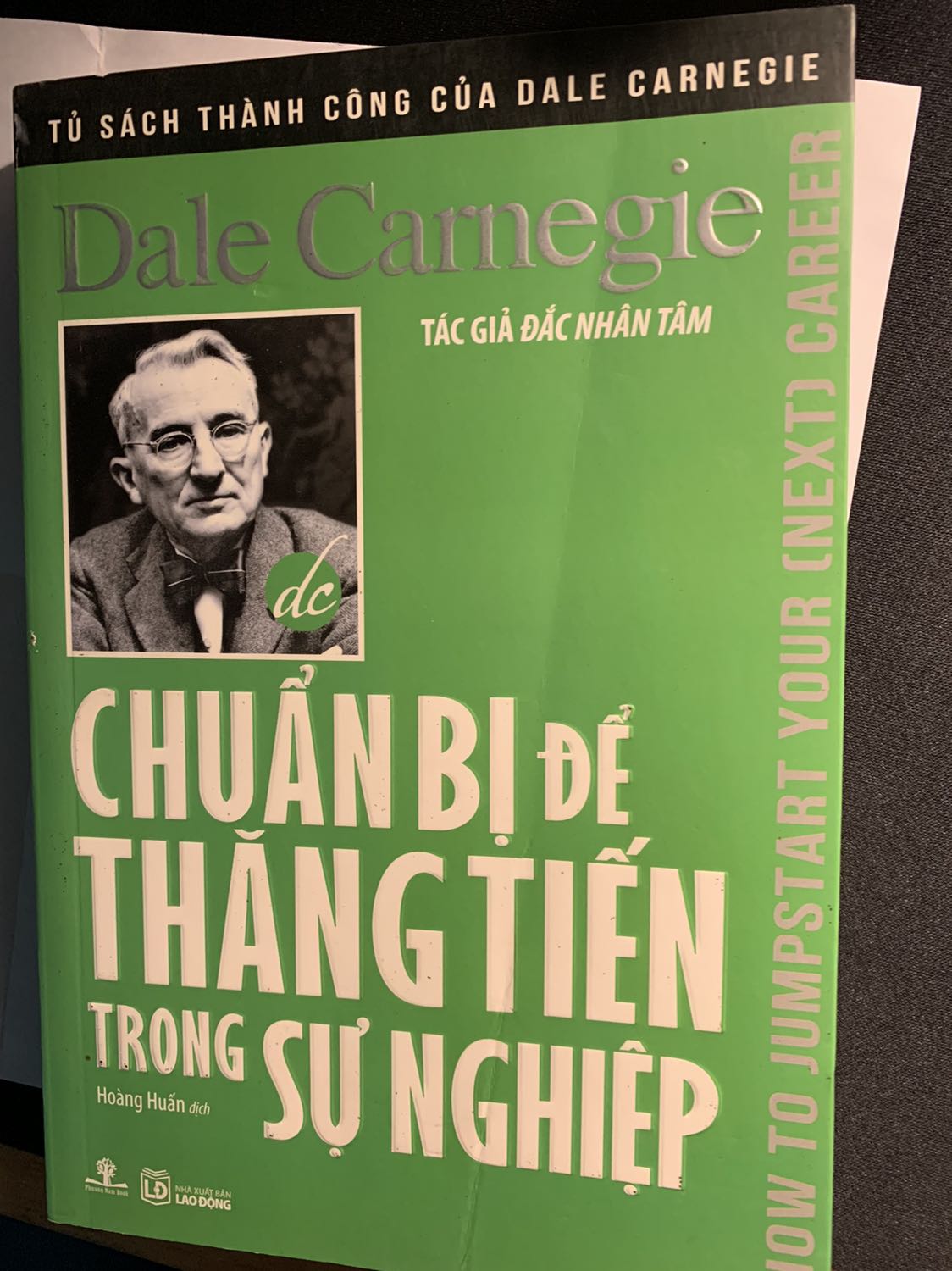 Lần đầu mua sách tiki mà bị vấn đề như vầy:
Bìa thì nhăn, cũ, bên lề thì bạt màu, trang sách thì va chạm hư tổn nhìn quyển sách không có cảm hứng đọc ạ. Tiki có hỗ trợ đổi lại không ạ? Không thì sau này e dừng đặt trên này rồi.
