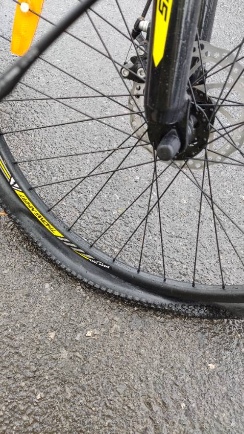 Xe thì oke trong tầm giá, nói chung không đòi hỏi nhiều. 
Được cái bên bán support khá nhiệt tình nên oke. 
Tại mình bơm căng quá nên nổ lốp trước mất toi. 
Nếu để xét trong tầm giá thì oke, đáng tiền. Còn nếu muốn chơi thật thì nên nâng cấp lên tầm 6tr.