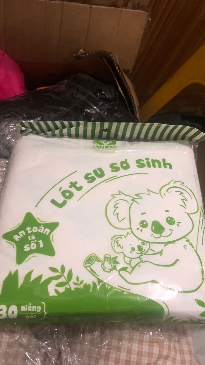 Mình đặt tấm lót likado mà.. sao lại giao tấm lót Mipbi ạ