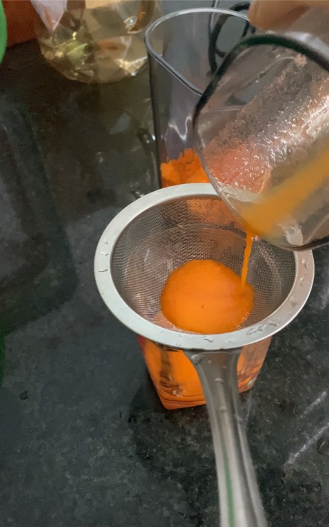 Máy ép nước còn sót lại quá nhiều bã lợn cợn khó chịu.
Ép thử có 1 củ cà rốt mà bã như hình. Bã ép lại lần 2 vẫn còn khá nước. Đã check cẩn thận nút cao su ngăn bã.
Đã liên hệ shop mấy ngày nhưng chưa có phản hồi. Đề nghị shop liên hệ lại xử lý sớm !