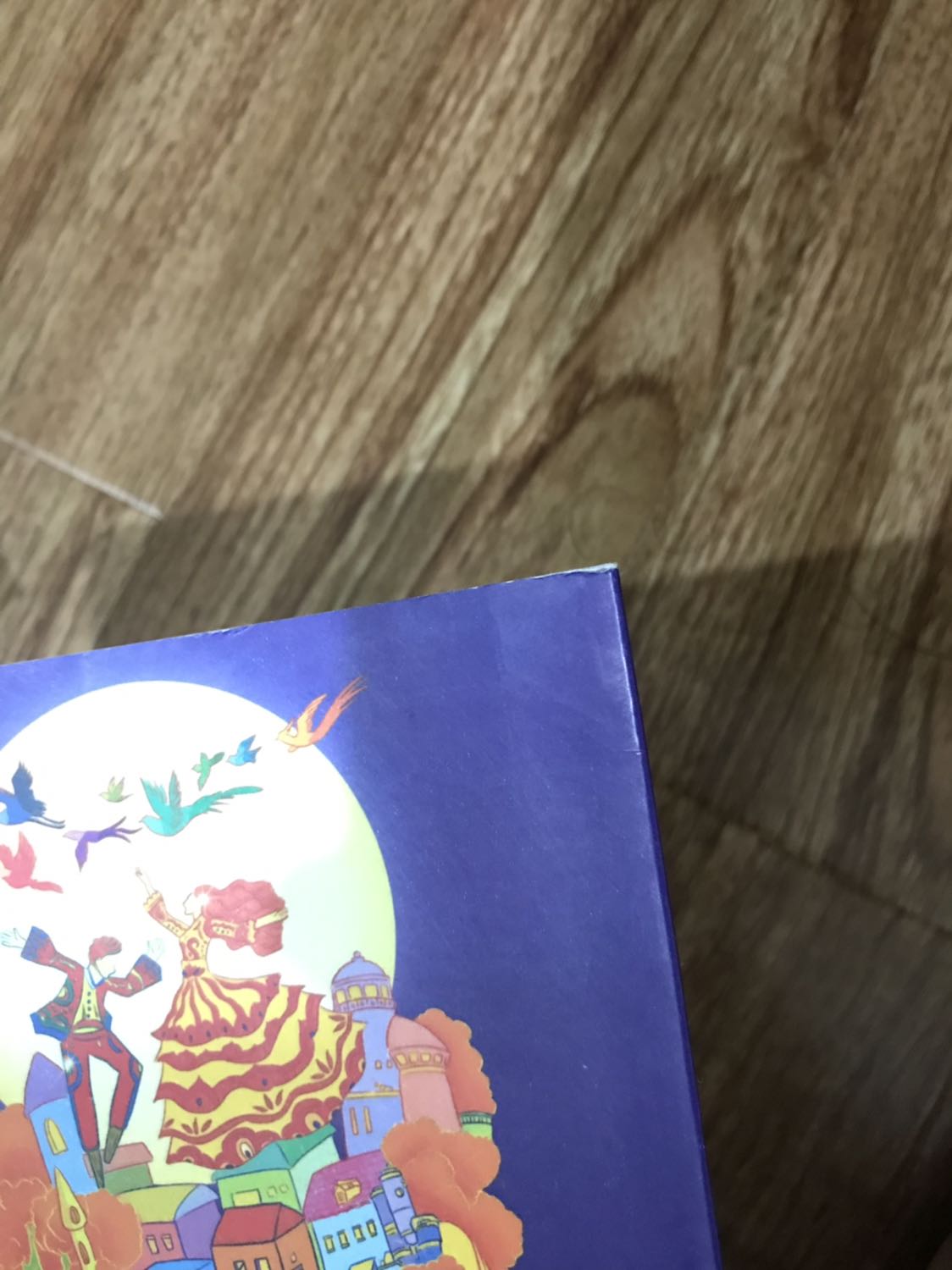 Vấn đề vẫn là ở khâu đóng gói và vận chuyện lần thứ N, N+, N++
Nói chung có những quyển sách thuộc dạng sưu tầm mình sẽ khó tính hơn và buộc Tiki đổi trả, với những quyển chỉ để làm giáo trình dạy thì mình dễ dãi hơn như quyển này. Nhưng rất mong mỏi Tiki cải thiện vấn đề đóng gói và vận chuyển.