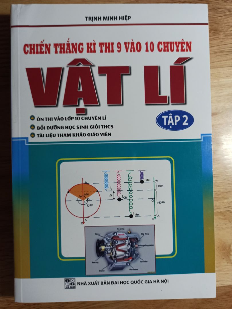 Sách hay dùng cho các bạn học vật lí có dự định thi học sinh giỏi vật lí vào chuyên lí. Sách gồm 3 chủ đề (nối tiếp quyển tập 1) và các đề thi học sinh giỏi và thì chuyên. Giá rất tốt. Tiki đóng gói sản phẩm và giao hàng tốt.