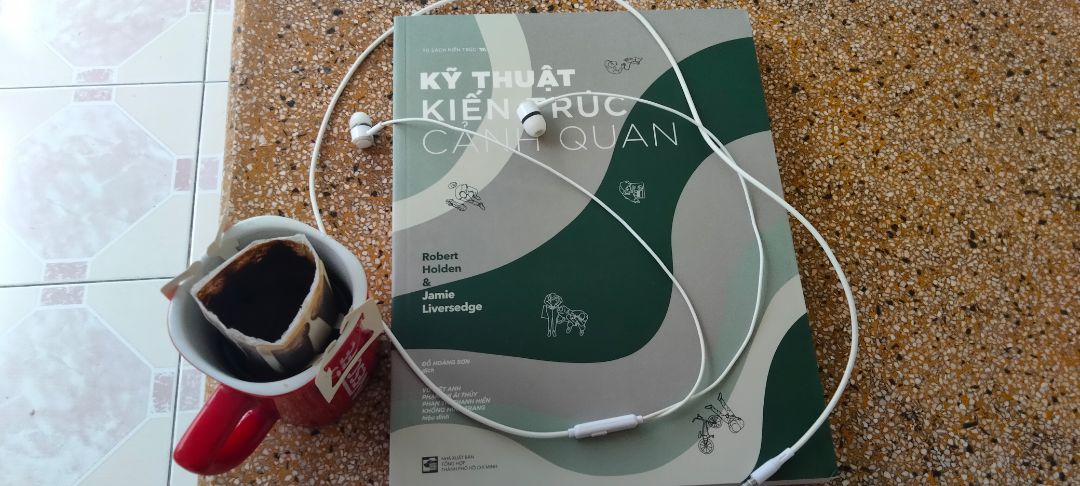 Thông tin sách thật sự rất tốt nếu như không nói quá. Sách được bao bọc lại và nội dung nhìn rất dễ hiểu, chi tiết về vật liệu rất hữu ích ngoài ra còn có cả đường link tham khảo nữa 😋🥰