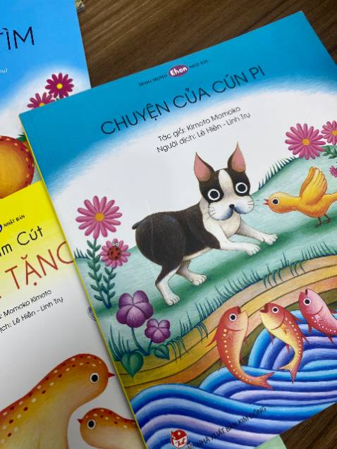 các mẹ nên đọc cho con nói giọng giả vờ làm nhân vật con sẽ rất thích. em bé nhà mình ngày nào cũng ngóng tới giờ mẹ đọc cho nghe