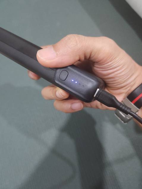 Sạc nhanh 60W cổng usb-c. Sạc đầy khoảng hơn hai lần rưỡi z folder 4. Hơi ít cổng.