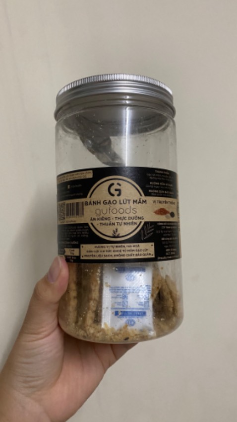 Bánh ngon nhắm luôn á. Có vị hơi ngọt ngọt nhưng an toàn cho sức khoẻ nè. Tặng kèm cả yến mạch nữa. Ăn vèo gần hết hũ luôn rồi. Sẽ mua thêm nữa. Bánh ngon nhắm luôn á. Có vị hơi ngọt ngọt nhưng an toàn cho sức khoẻ nè. Tặng kèm cả yến mạch nữa. Ăn vèo gần hết hũ luôn rồi. Sẽ mua thêm nữa.