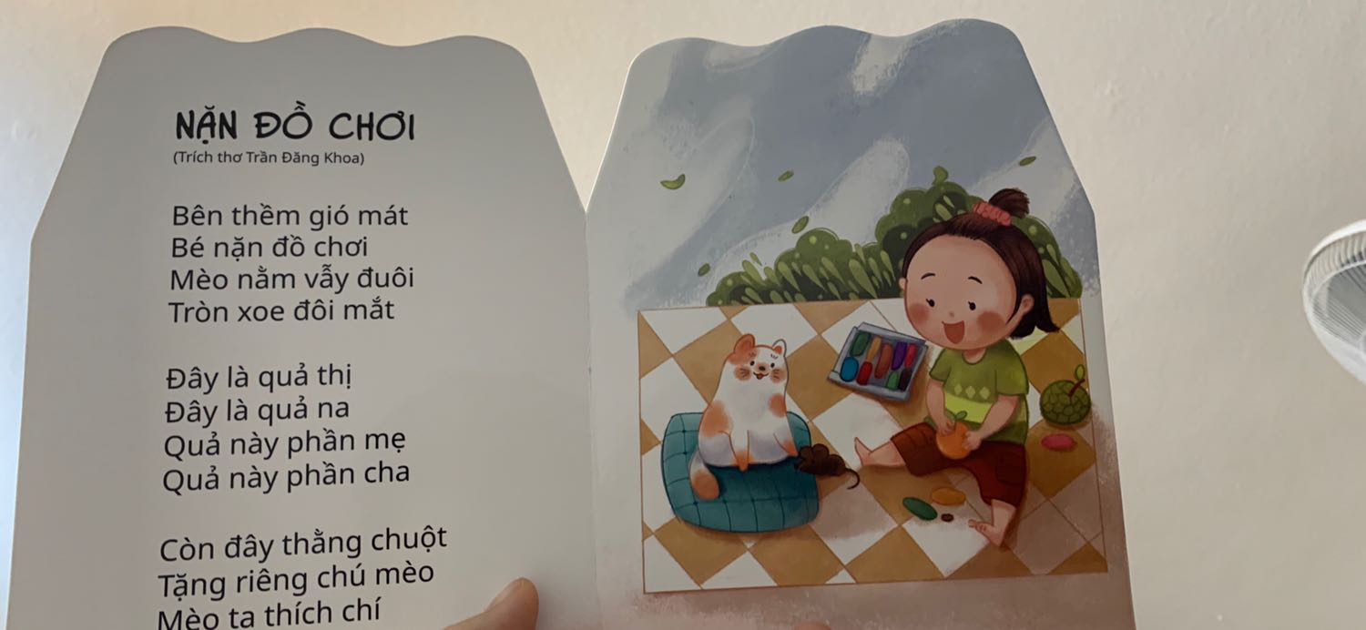 Sách chuẩn, chất lượng tốt, giá rẻ hơn giá trên bìa.