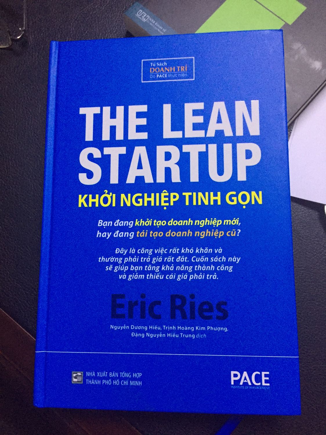 Sách in đẹp, bìa cứng, giấy trắng, có sợi vải đánh dấu trang  rất chuyên nghiệp. Nội dung phù hợp nhu cầu. Giá bán vừa phải. Giao hàng đúng time. ******