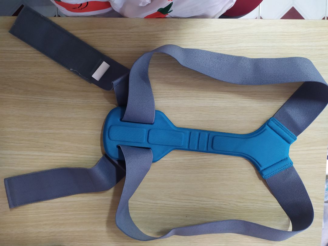 Very good! Chỉ cái hướng dẫn chưa chi tiết lắm, cái này do nhà sản xuất!
Em mình rất thích đeo, dễ chịu, chỉ cần kiên trì đeo thôi, mọi người có thể xem hướng dẫn cụ thể trên Youtube.