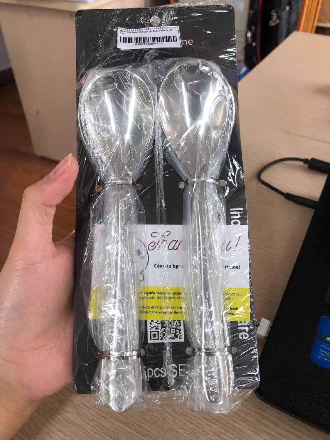 Tiki giao hàng nhanh chóng, sản phẩm đẹp, đóng gói cẩn thận!