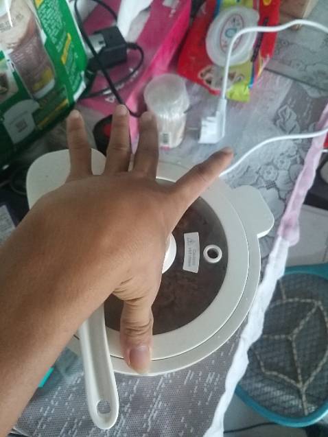 Nồi chỉ dành cho 1-2 người ăn nếu ngày ăn 2 cử vì 1 lần nấu tối đa được 6-8 chén cơm. Có các chế độ nấu cháo, súp, hầm, nấu cơm nhanh(20 phút), thường(30 phút), giữ ấm. Có chức năng hẹn giờ thích hợp cho việc nấu gạo lứt ngâm qua đêm. Có hiển thị thời gian còn lại khi nào xong.