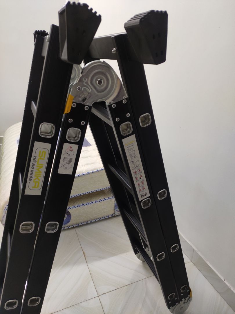 Sản phẩm chắc chắn. Khóa chắc chắn. Dùng ổn. Khi trèo lên cao thì ko có chỗ treo đồ nhưng vẫn ổn khi dùng trong gia đình.