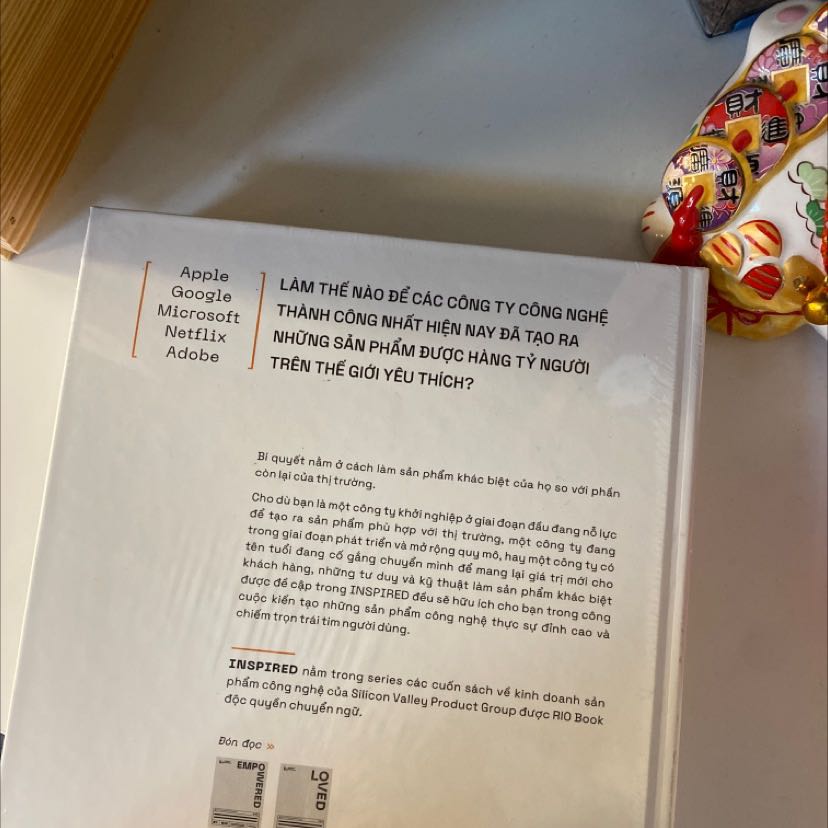 Biết Inspired từ lâu nhưng nay có bản tiếng việt mới được đọc. Nội dung cuốn này cực kì thực tế, có thể học tư duy làm sản phẩm từ chính các công ty công nghệ nổi nhất như Microsoft, Netflix, BCC,... nxb nên ghi chú thêm các từ tiếng anh chuyên ngành bên cạnh để người đọc dễ hiểu hơn nhé. Nội dung hay nên có thể bỏ qua 1 số lỗi biên dịch. 8,5/10