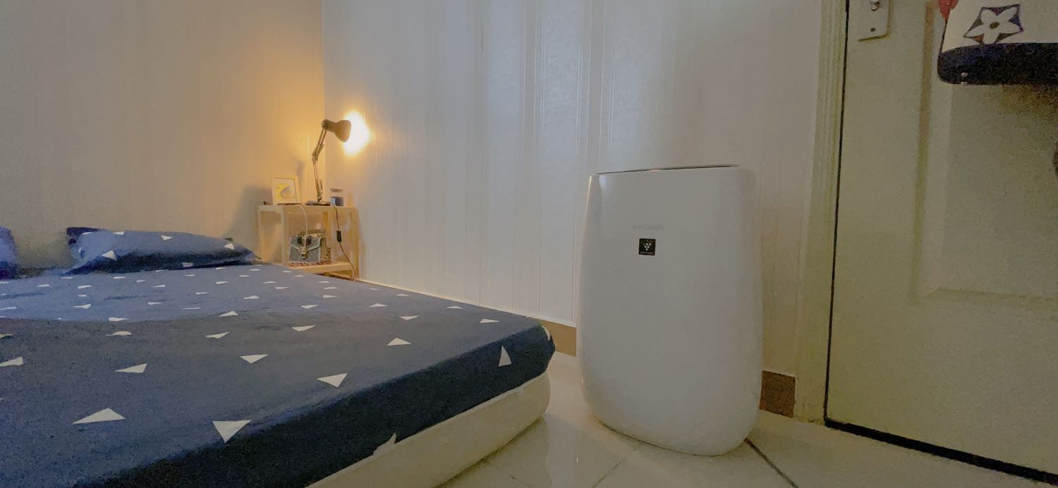 Tiki giao hàng nhanh, máy vận hành êm, mình bị viêm mũi dị ứng, sau khi bật máy sử dụng thì cảm nhận được sự thay đổi rất rõ trong không gian phòng, không còn bị ngộp và ho khi ngủ nữa, cảm thấy không khí trong phòng rất sạch và có mùi ion. Máy không gây tiếng ồn, mình đánh giá cao việc này hơn so với dòng máy xiaomi. Tiki giao hàng nhanh, máy vận hành êm, mình bị viêm mũi dị ứng, sau khi bật máy sử dụng thì cảm nhận được sự thay đổi rất rõ trong không gian phòng, không còn bị ngộp và ho khi ngủ nữa, cảm thấy không khí trong phòng rất sạch và có mùi ion. Máy không gây tiếng ồn, mình đánh giá cao việc này hơn so với dòng máy xiaomi.