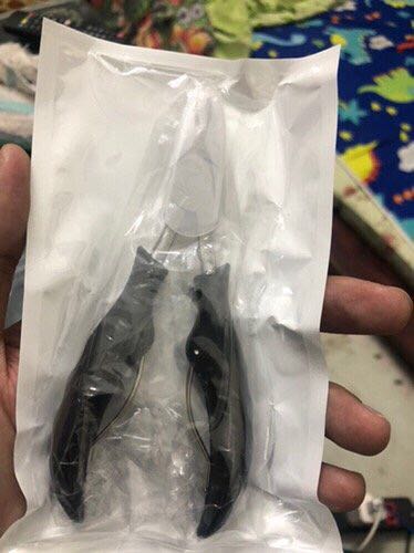 - đóng gói ok.  giao nhanh 
- kìm đẹp, chắc chắn, sắc bén, đầm tay lại được tặng kèm thanh lạy móng
- mình dùng 2,3 loại kìm trước đây r nhưng kìm này rất đáng tiền luôn