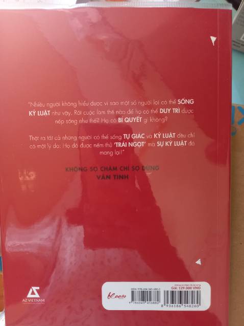 Sách đẹp lắm nha, cầm nặng tay, font chữ trong sách mình rất thích. 
Nội dung: mới mua về nên chưa đọc, mình vô tình đọc được trích dẫn khá hay của sách trên *** Bloom Books, cảm thấy quyển sách cần thiết cho bản thân nên mua về đọc thử. 
Giao hàng rất nhanh chóng.