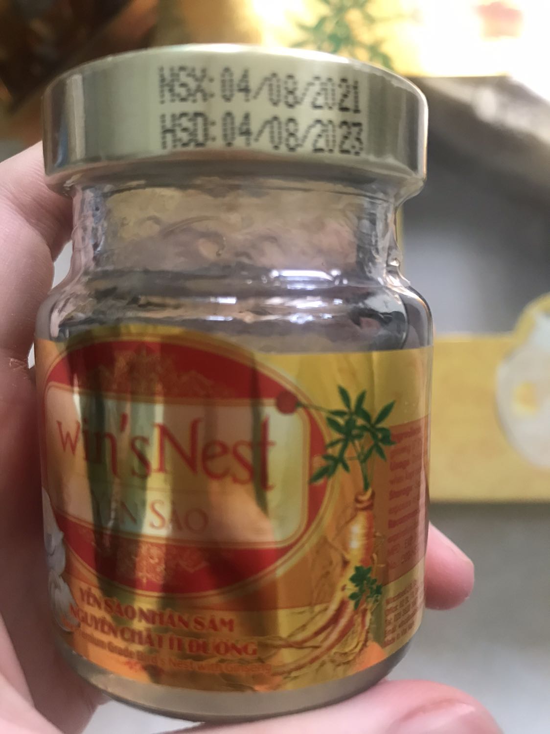 Hàng giao rất nhanh và đóng gói kỹ nên hộp đựng vẫn mới nguyên, có túi đính kèm tiện cho việc gửi tặng.