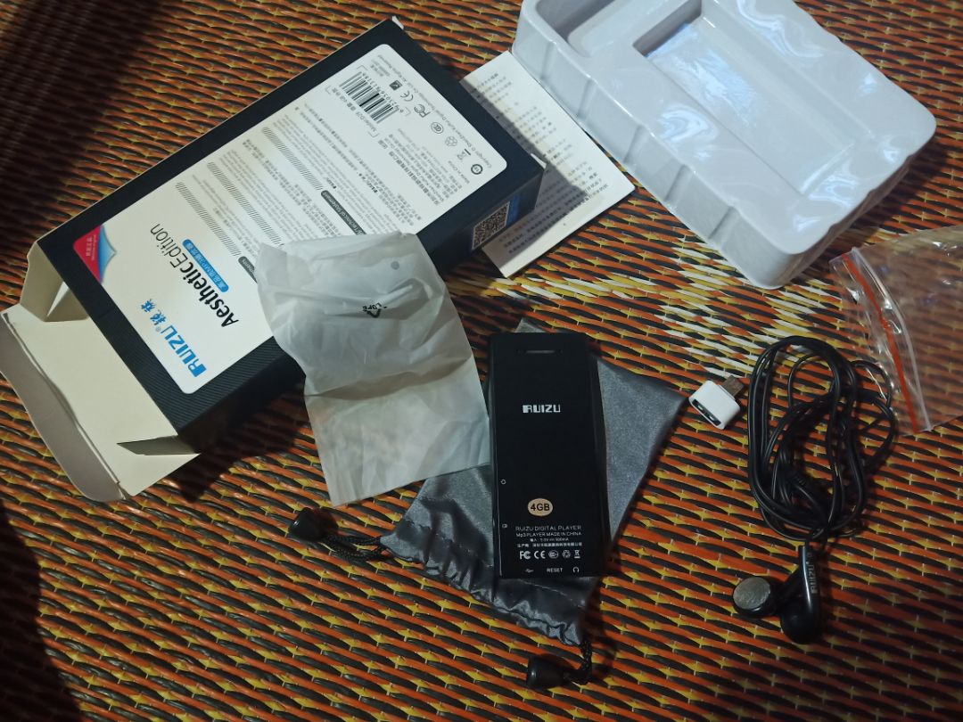 ko đúng ruizu d29 mong tiki giải quyết mình nhé.....