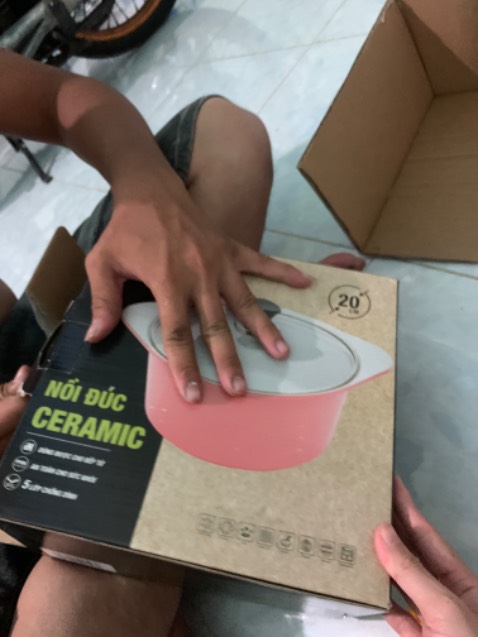 đóng gói sản phẩm rất chắc chắn, giao hàng nhanh, nồi xịn đáng tiền
