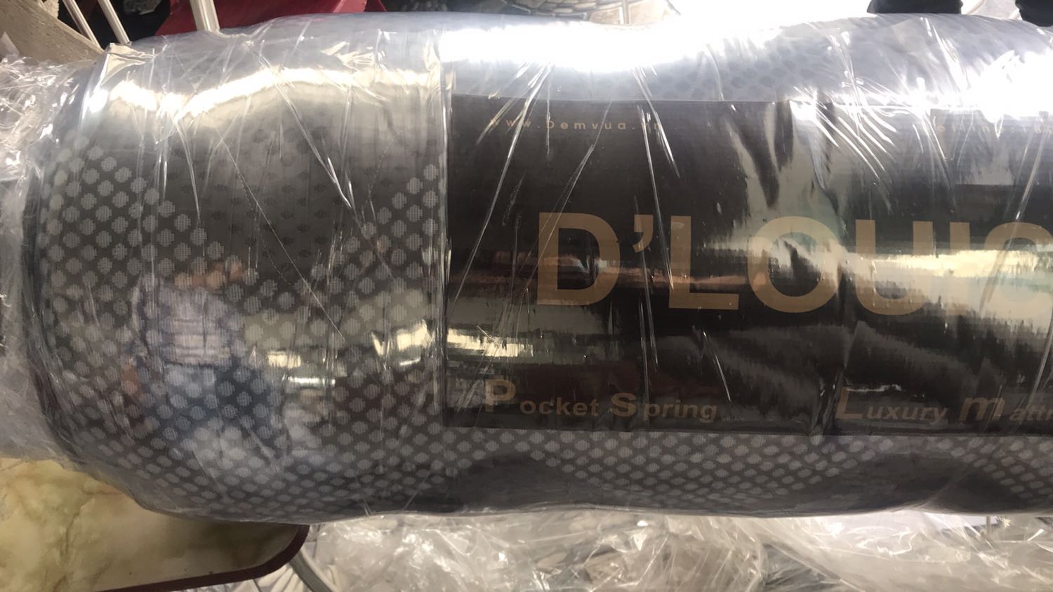 Mặt nệm không giống mô tả. Được cái dao hàng nhanh