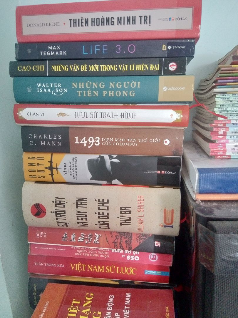 sách dày đồ sộ , kiến thức rộng phù hợp cho những người thích tìm hiểu lịch sử địa lý như mình . mặc dù có một số chỗ đi hơi tối nghĩa