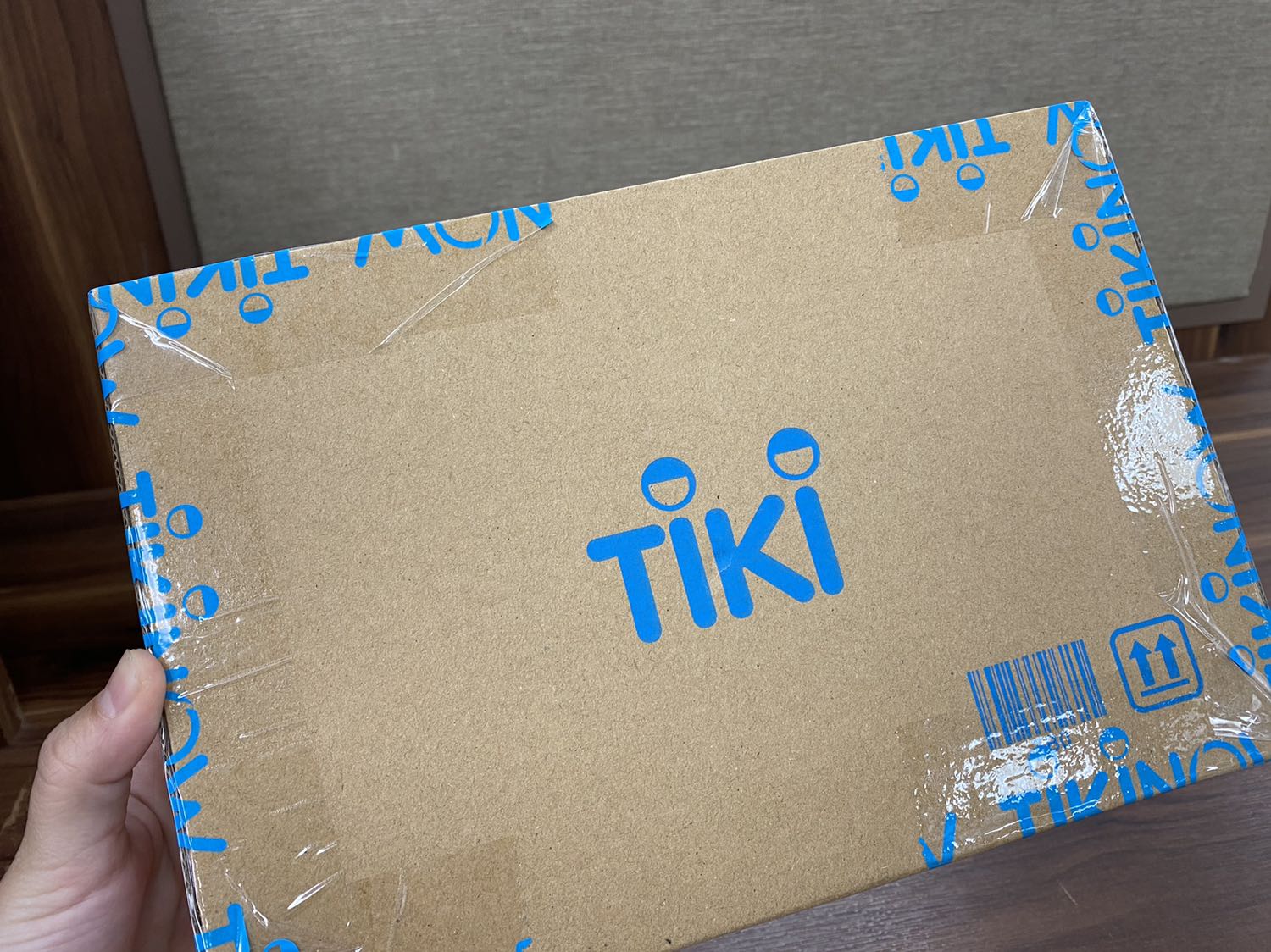 Sản phẩm có xuất xứ rõ ràng, có số *** để tư vấn thắc mắc. Rất yên tâm và tin dùng sản phẩm này.