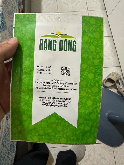 Gói được 10 hạt, chất lượng tốt, gieo lên được 9 cây, tỷ lệ nẩy mầm tốt