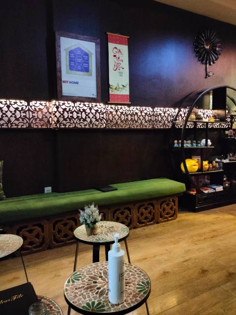 Đáng giá, spa thoải mái, ktv nhiệt tình. 200k mà có đủ đá nóng, ngâm chân, mát xa dầu.