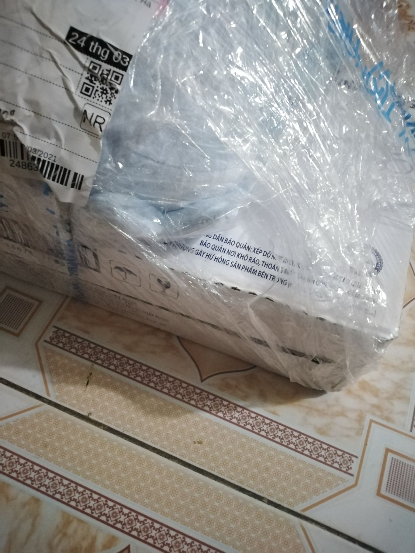 Sữa thì OK nhưng mà tiki đóng gói sơ sài quá. Bi rách ni *** mày sửa ko bị sao. Mong tiki chú ý hơn vẫn đề này Sữa thì OK nhưng mà tiki đóng gói sơ sài quá. Bi rách ni *** mày sửa ko bị sao. Mong tiki chú ý hơn vẫn đề này