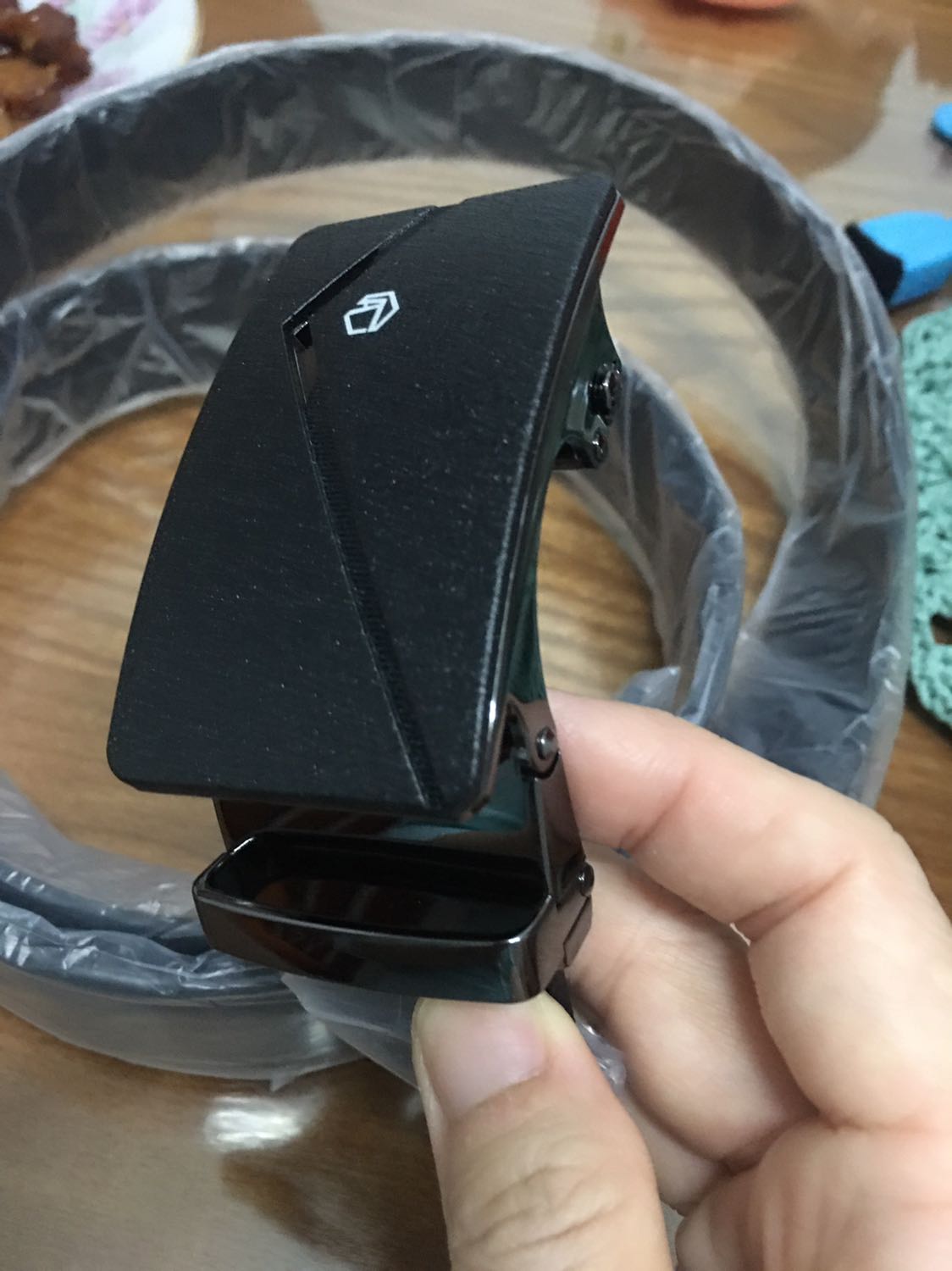 Rất hài lòng
Kiểu dáng rất đẹp và vừa ý, phù hợp với tiêu chí chọn ban đầu, quà tặng cho ng thân và gia đình rất hài lòng. Thanks shop! Thanks Tiki.